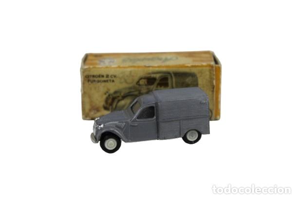 Coches: Coche furgoneta Citro&euml;n 2 CV