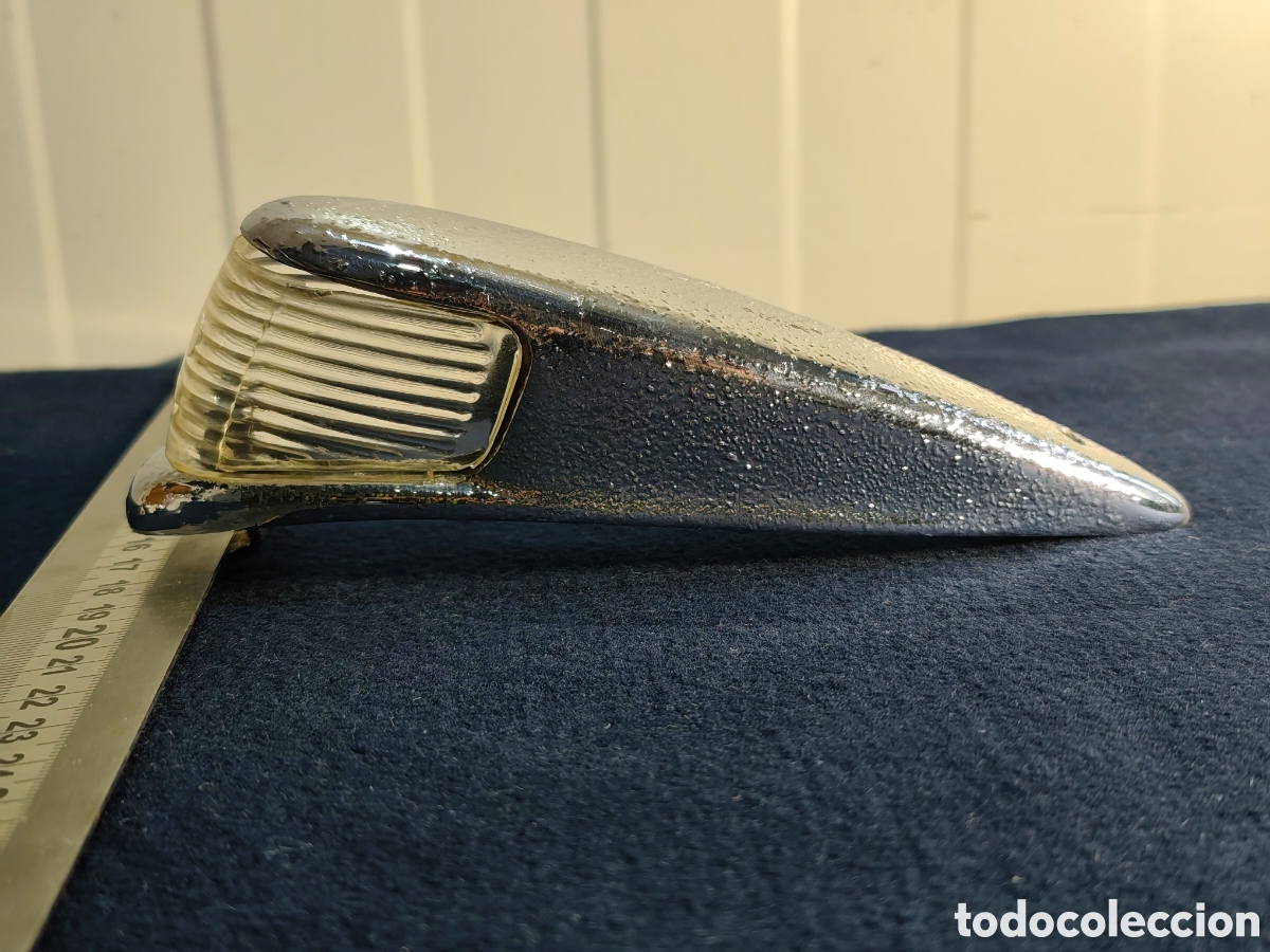 Coches: Piloto de aleta delantero SEAT 600 N - Original / &Eacute;poca