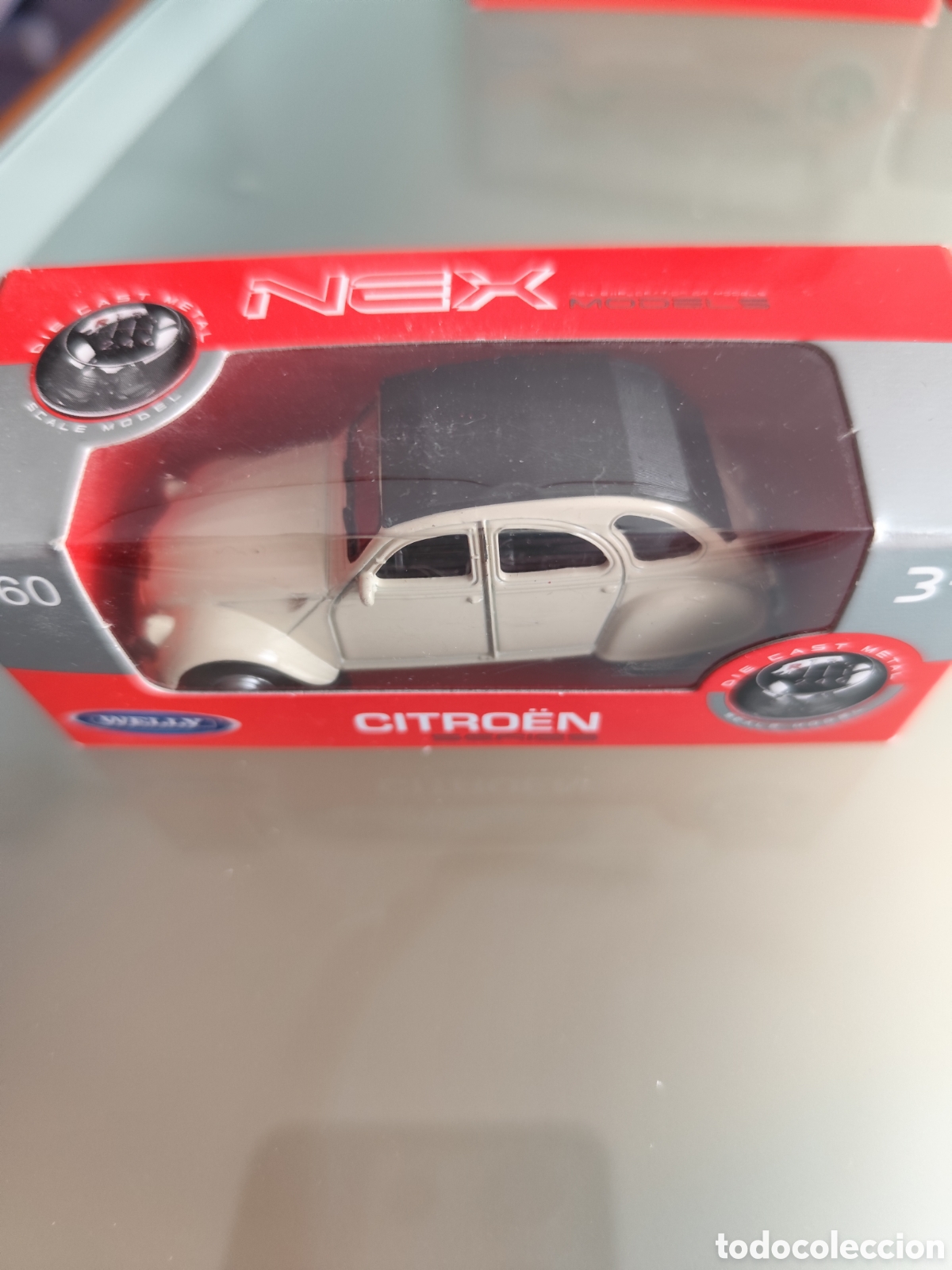 Autos: 3 coches con sus cajas originales