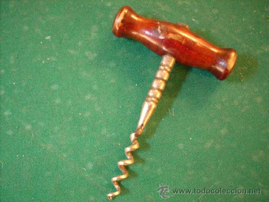 Abrebotellas y sacacorchos de colecci&oacute;n: ANTIGUO SACACORCHOS CON MANGO DE MADERA - Foto 1