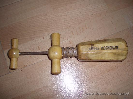 Abrebotellas y sacacorchos de colecci&oacute;n: SACACORCHOS DE MADERA - Foto 2