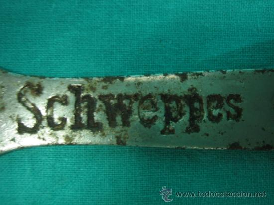 Abrebotellas y sacacorchos de colecci&oacute;n: Abrebotellas Schweppes - Foto 4