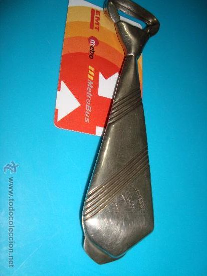 Abrebotellas y sacacorchos de colecci&oacute;n: Abre botellas saca chapas con forma de corbata - Foto 1
