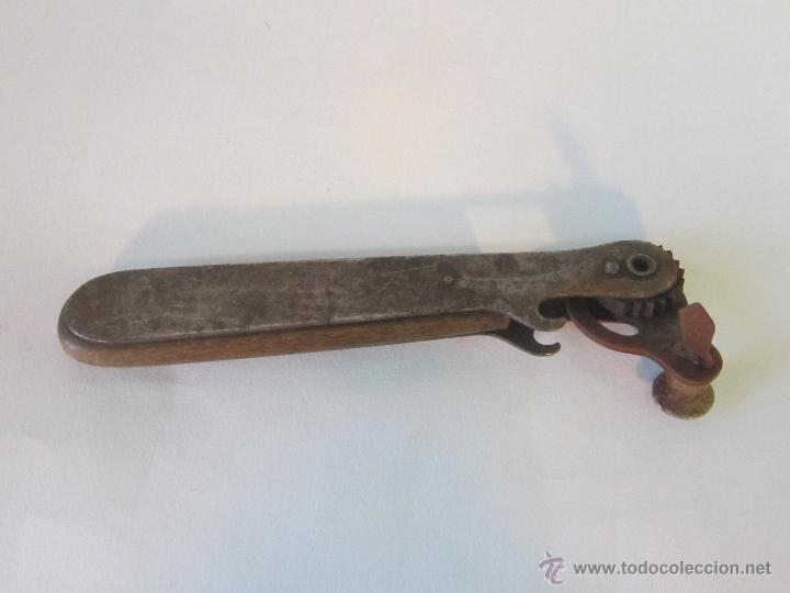 Abrebotellas y sacacorchos de colecci&oacute;n: ABREBOTELLAS EN METAL - Foto 7