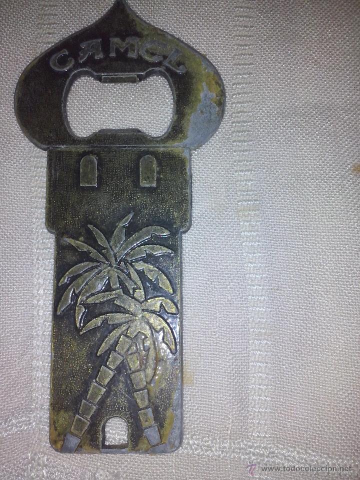 Abrebotellas y sacacorchos de colecci&oacute;n: ABREBOTELLA CON PUBLICIDAD DE CAMEL - Foto 1