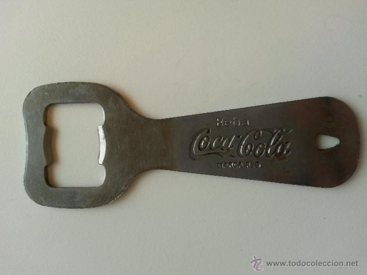Abrebotellas y sacacorchos de colecci&oacute;n: Abrebotellas de coca cola de 10,5 x 4 cms - Foto 1