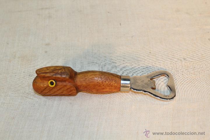 Abrebotellas y sacacorchos de colecci&oacute;n: abrebotellas con pollo de madera - Foto 2