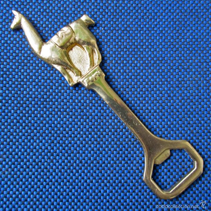 Abrebotellas y sacacorchos de colecci&oacute;n: Abridor abrebotellas de bronce Llama de Per&uacute; - Foto 1