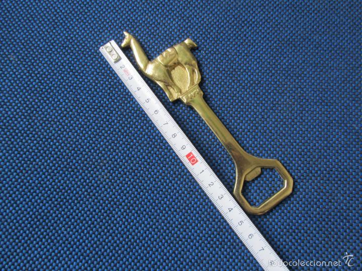 Abrebotellas y sacacorchos de colecci&oacute;n: Abridor abrebotellas de bronce Llama de Per&uacute; - Foto 2