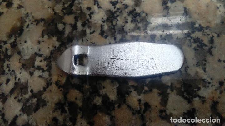 Abrebotellas y sacacorchos de colecci&oacute;n: ABRELATAS LA LECHERA - Foto 1