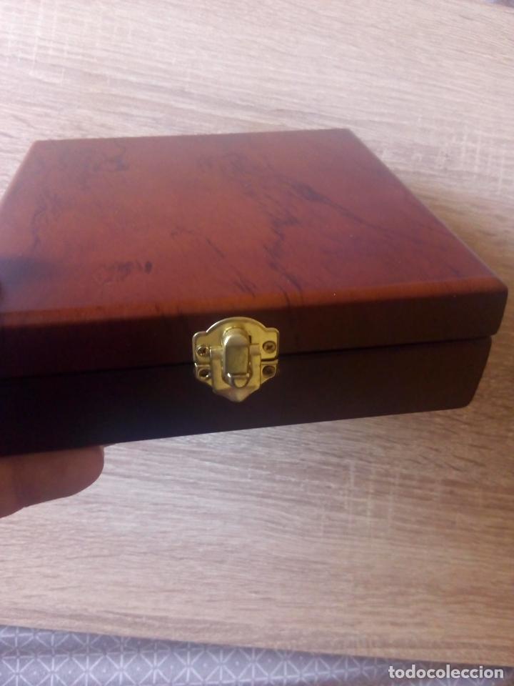 Abrebotellas y sacacorchos de colecci&oacute;n: Kit de vino en estuche de madera - Foto 4