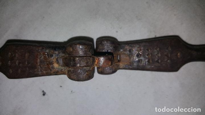 Abrebotellas y sacacorchos de colecci&oacute;n: CASCANUECES ANTIGUO - Foto 5
