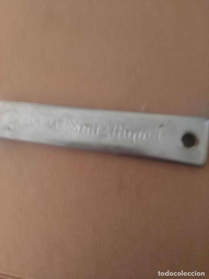 Abrebotellas y sacacorchos de colecci&oacute;n: Abridor San miguel - Foto 1