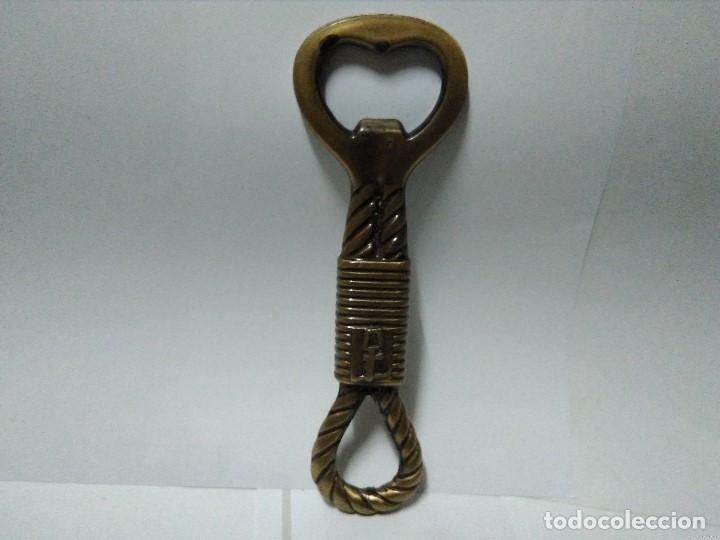 Abrebotellas y sacacorchos de colecci&oacute;n: Abrebotellas en forma de cordon - Foto 1