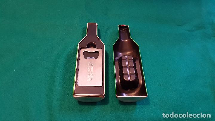 Abrebotellas y sacacorchos de colecci&oacute;n: BOTELLA CON ABRIDOR HEINEKEN EXPERIENCE EN EL INTERIOR - Foto 1