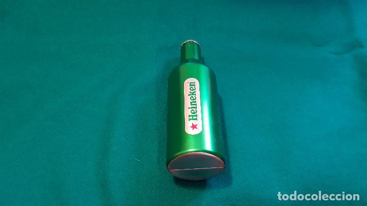 Abrebotellas y sacacorchos de colecci&oacute;n: BOTELLA CON ABRIDOR HEINEKEN EXPERIENCE EN EL INTERIOR - Foto 3