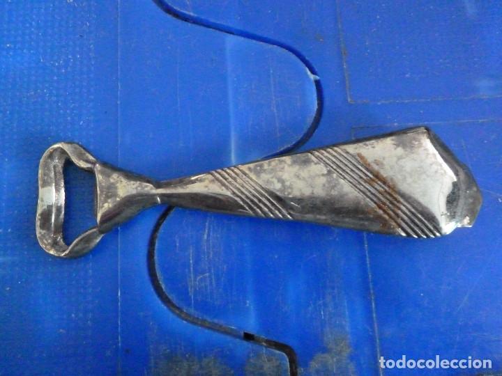 Abrebotellas y sacacorchos de colecci&oacute;n: ABREBOTELLAS DE METAL CORBATA - Foto 1