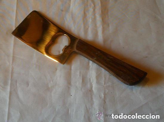 Abrebotellas y sacacorchos de colecci&oacute;n: ABREBOTELLAS CON FORMA DE CUCHILLO - Foto 1