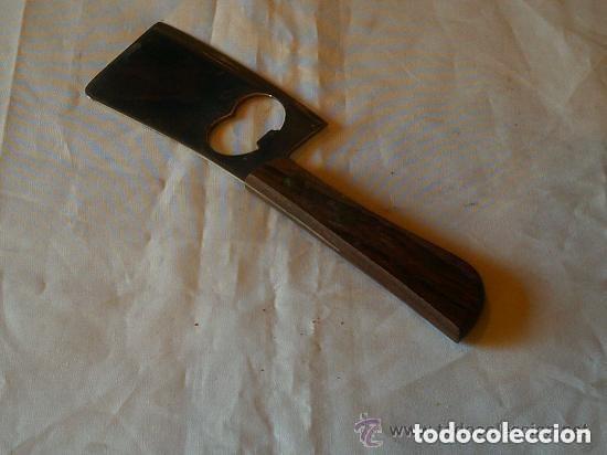 Abrebotellas y sacacorchos de colecci&oacute;n: ABREBOTELLAS CON FORMA DE CUCHILLO - Foto 2