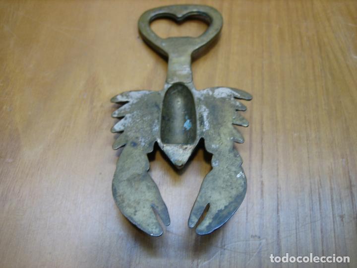 Abrebotellas y sacacorchos de colecci&oacute;n: Abrebotellas en bronce de escorpion - Foto 3