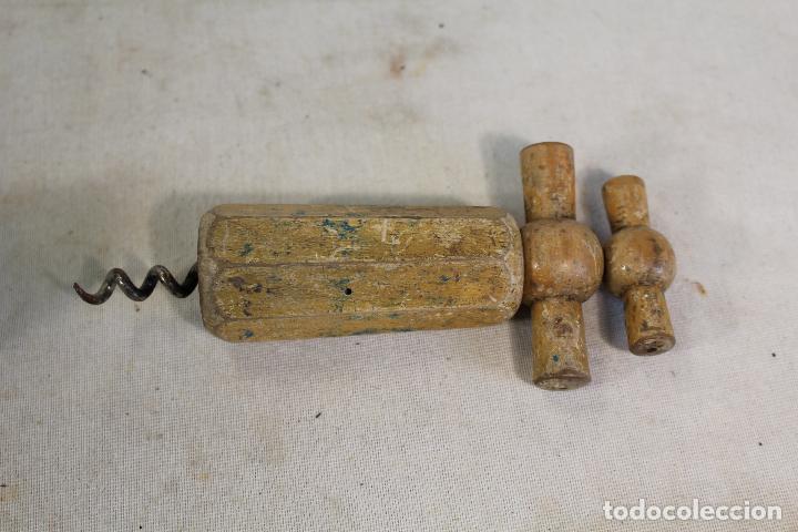 Abrebotellas y sacacorchos de colecci&oacute;n: sacacorchos de madera - Foto 1