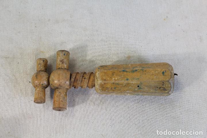 Abrebotellas y sacacorchos de colecci&oacute;n: sacacorchos de madera - Foto 2