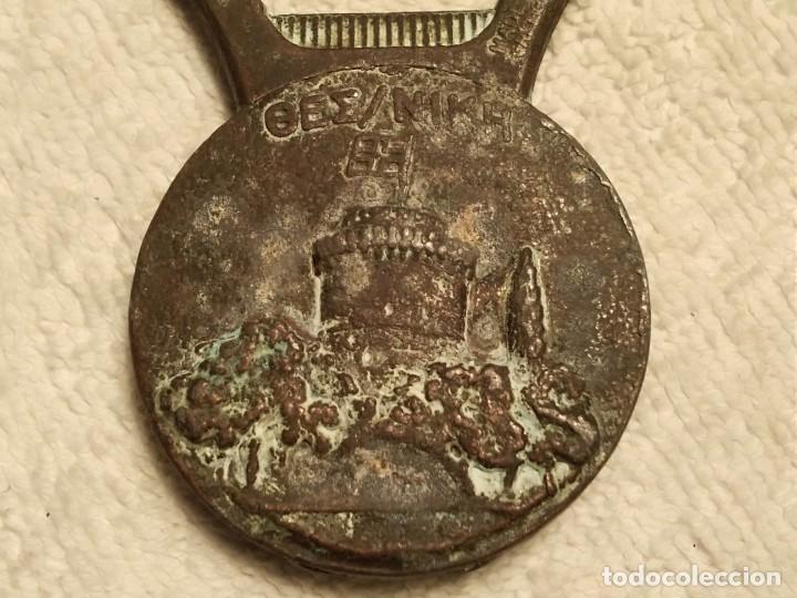 Abrebotellas y sacacorchos de colecci&oacute;n: Abridor de chapas 1947 - Foto 2