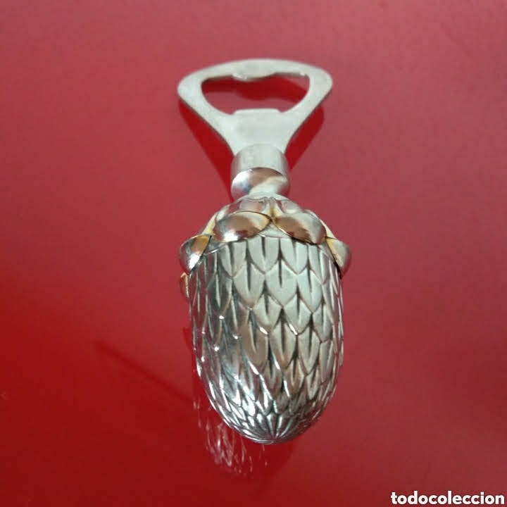 Abrebotellas y sacacorchos de colecci&oacute;n: Abrechapas pi&ntilde;a - Foto 1