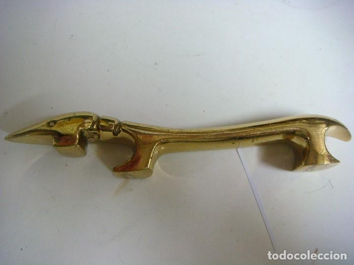 Abrebotellas y sacacorchos de colecci&oacute;n: SACACORCHO EN BRONCE CON FORMA DE PERRO - Foto 1