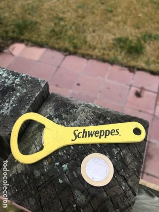Abrebotellas y sacacorchos de colecci&oacute;n: Schweppes, abre botellas - Foto 2