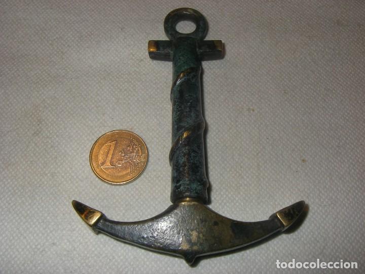Abrebotellas y sacacorchos de colecci&oacute;n: Sacacorchos de bronce con forma de ancla. - Foto 1