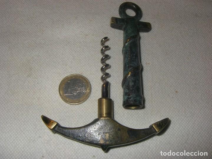 Abrebotellas y sacacorchos de colecci&oacute;n: Sacacorchos de bronce con forma de ancla. - Foto 2