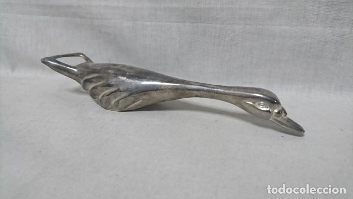 Abrebotellas y sacacorchos de colecci&oacute;n: ABREBOTELLAS FORMA DE CISNE - Foto 1