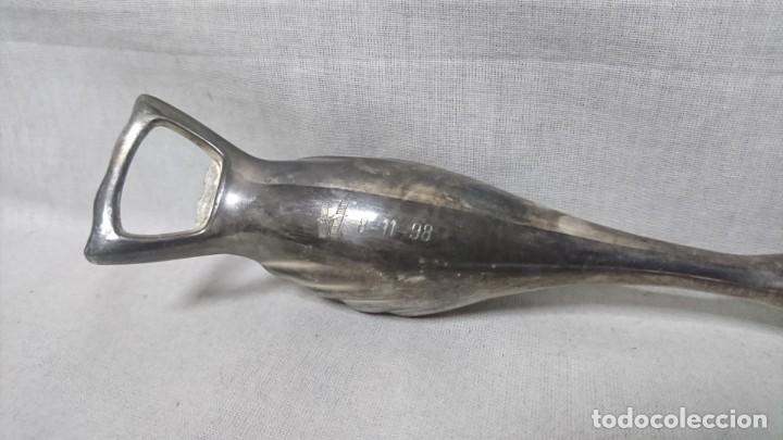 Abrebotellas y sacacorchos de colecci&oacute;n: ABREBOTELLAS FORMA DE CISNE - Foto 3