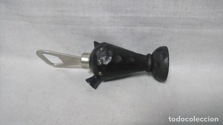 Abrebotellas y sacacorchos de colecci&oacute;n: ABREBOTELLAS FORMA DE BOTIJO - Foto 2