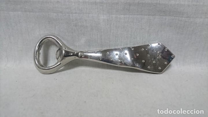 Abrebotellas y sacacorchos de colecci&oacute;n: ABREBOTELLAS FORMA DE CORBATA - Foto 1