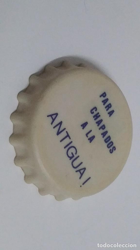 Abrebotellas y sacacorchos de colecci&oacute;n: chapa de plastico abridor - Foto 1