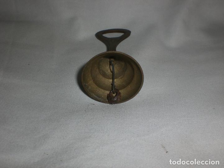 Abrebotellas y sacacorchos de colecci&oacute;n: campanilla con abridor - Foto 2