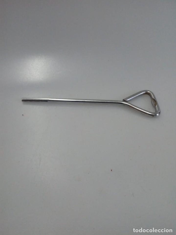 Abrebotellas y sacacorchos de colecci&oacute;n: ABRELATAS METALICO - Foto 1