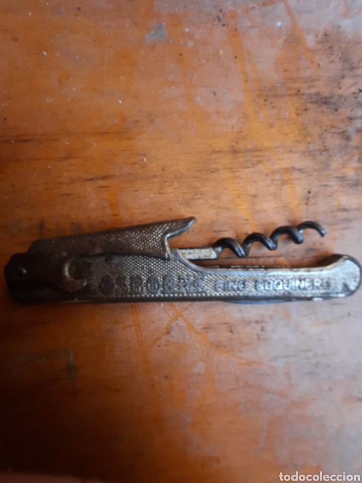 Flaschen&ouml;ffner und Korkenzieher: Abrebotellas sacacorchos Veterano Osborne.