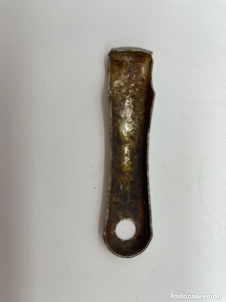 Abrebotellas y sacacorchos de colecci&oacute;n: ANTIGUO ABRIDOR DE SCHWEPPES - Foto 2