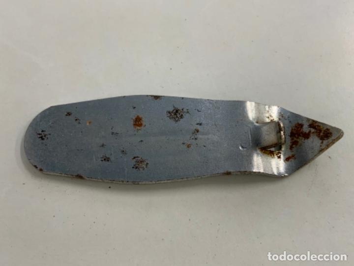 Abrebotellas y sacacorchos de colecci&oacute;n: Abrelatas LECHE LA LECHERA - Foto 2