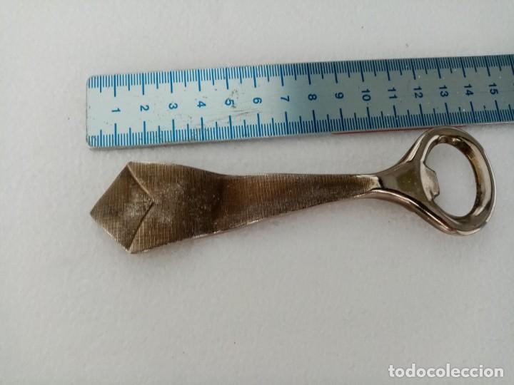 Abrebotellas y sacacorchos de colecci&oacute;n: ABRIDOR CON FORMA DE CORBATA METALICO - Foto 3
