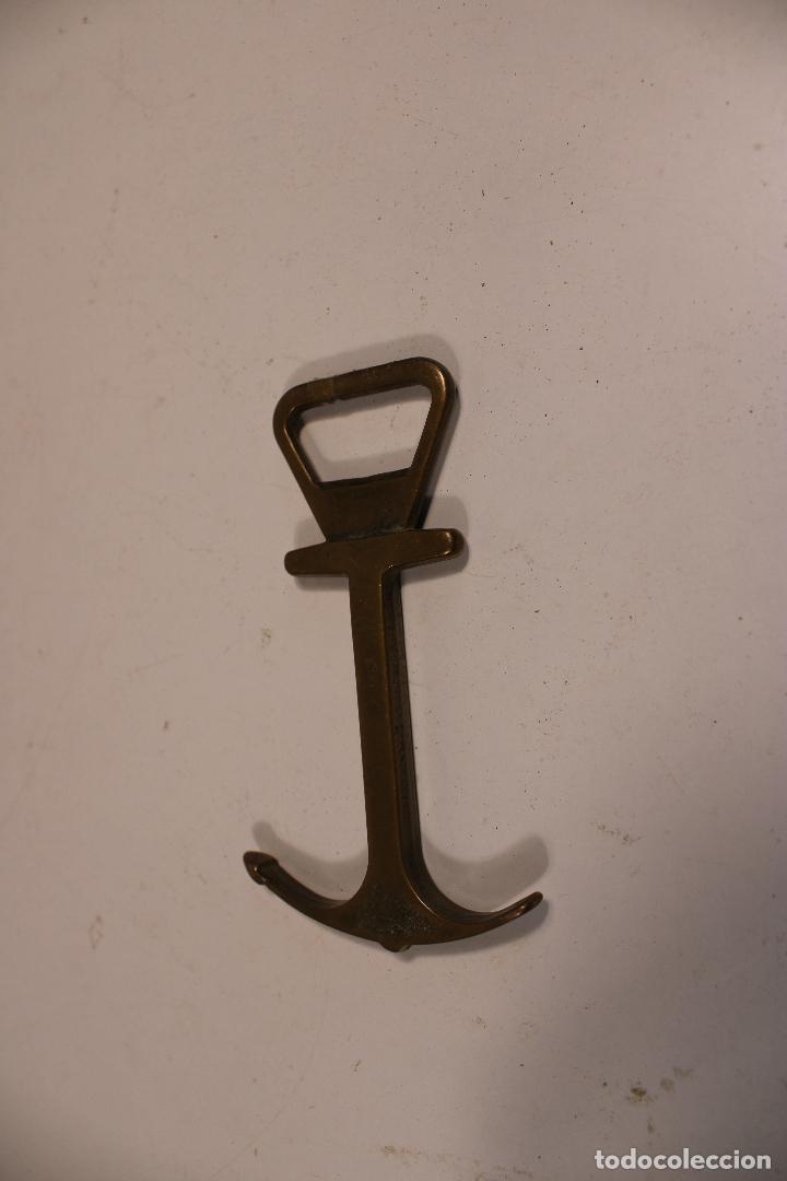 Abrebotellas y sacacorchos de colecci&oacute;n: ancla abrebolellas de bronce - Foto 3