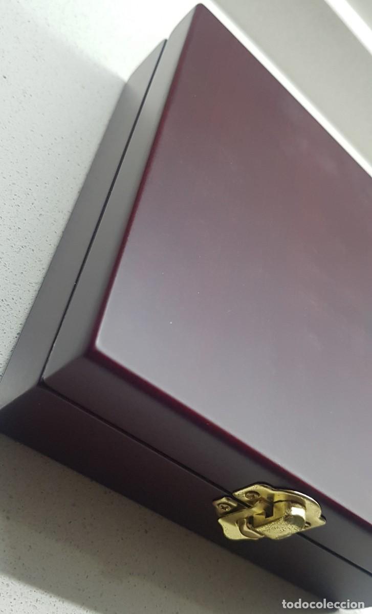 Abrebotellas y sacacorchos de colecci&oacute;n: Estuche Set de vino - Foto 4