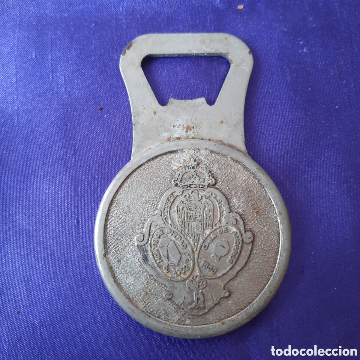 Bottle opener and Corkscrew: Abridor Caja de Ahorros y Monte de Piedad.