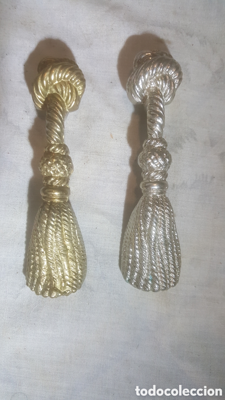 Ouvre-bouteilles et tire-bouchons &agrave; collectionner : PAREJA DE ABREBOTELLAS METALICOS CON FORMA DE BORLAS