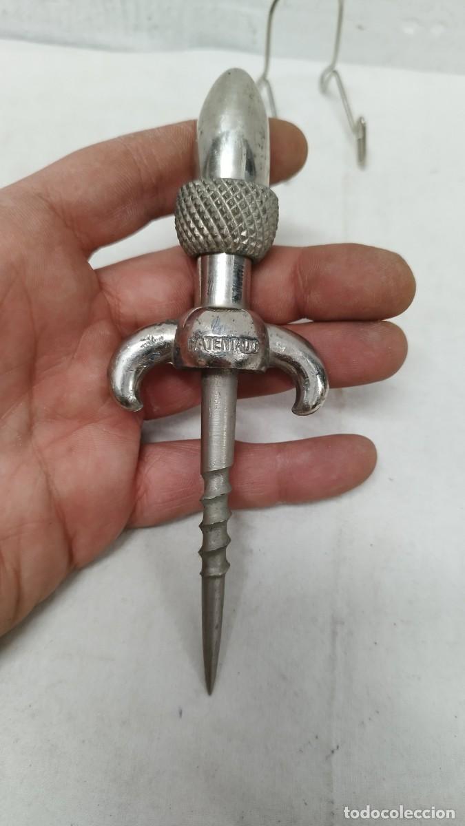 Ouvre-bouteilles et tire-bouchons &agrave; collectionner : Antiguo Sacacorchos Desgasificador Cava Marca Indus.