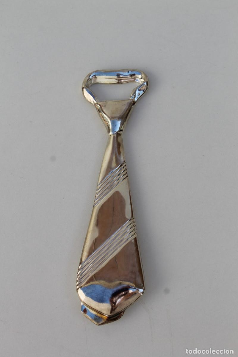 Abrebotellas y sacacorchos de colecci&oacute;n: ABRIDOR DE BOTELLAS EN FORMA DE CORBATA - PLATEADO - Foto 2