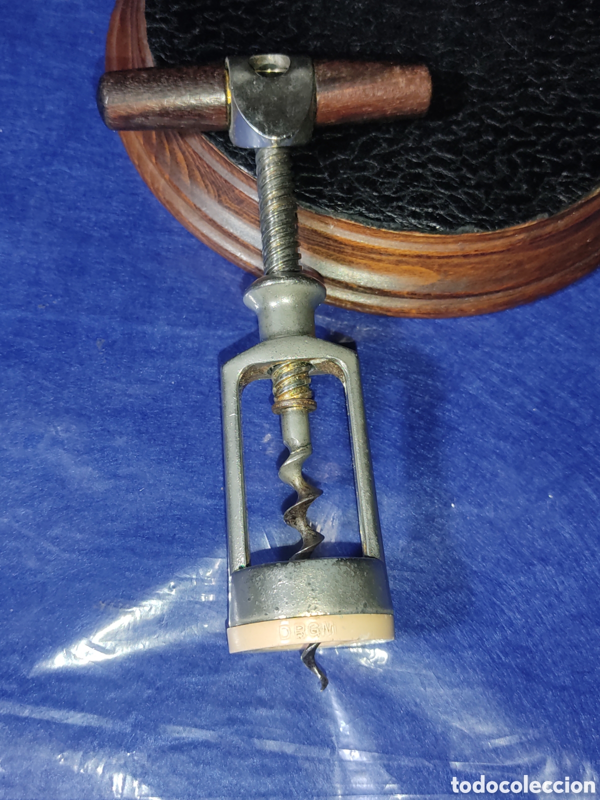 Abrebotellas y sacacorchos de colecci&oacute;n: Antiguo Sacacorchos alem&aacute;n DPGM,mango de madera. - Foto 5